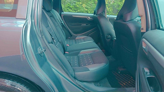 Volvo V70 8 of 18