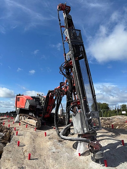 Sandvik Dino DC400Ri 2 of 12