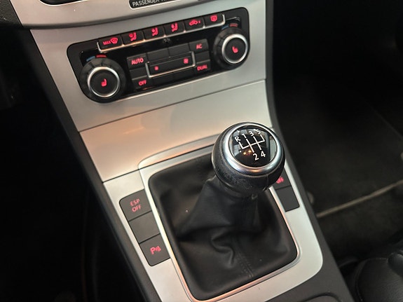 Volkswagen Passat 10 of 20