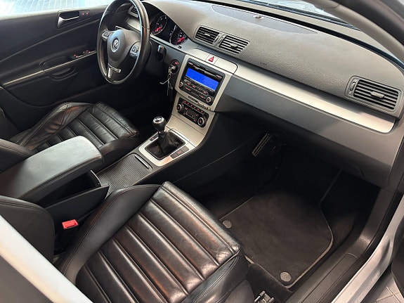 Volkswagen Passat 18 of 20