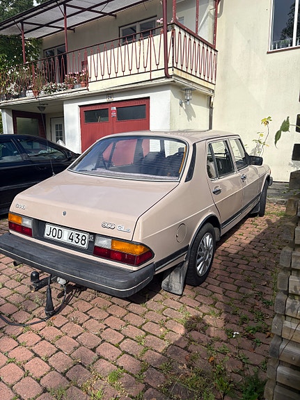 Saab 900 3 of 12
