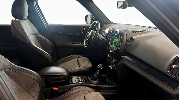 MINI Countryman SE 3 of 9