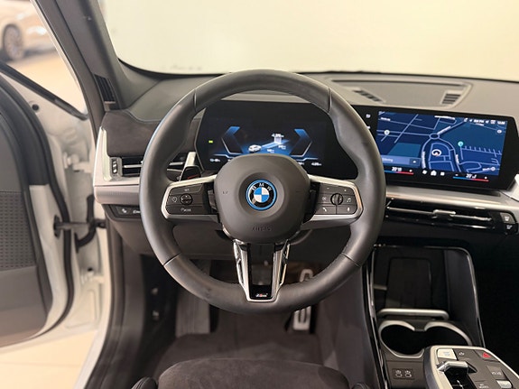 BMW iX1 12 of 15