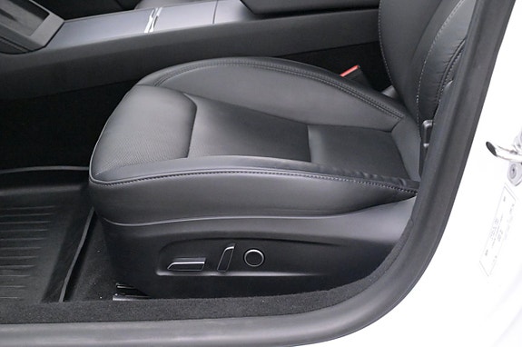 Tesla Model 3 9 of 27