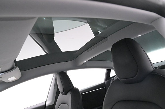 Tesla Model 3 20 of 27