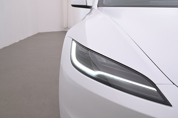 Tesla Model 3 26 of 27