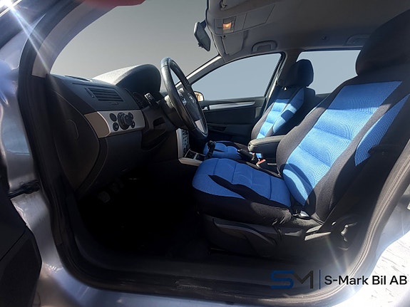 Opel Astra 8 of 10