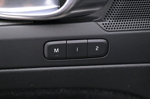 Volvo XC40 11 of 27