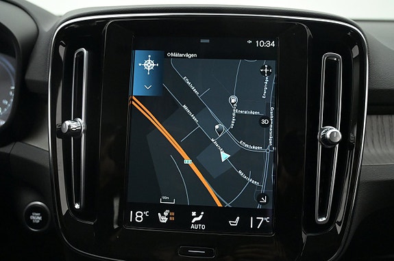 Volvo XC40 14 of 27