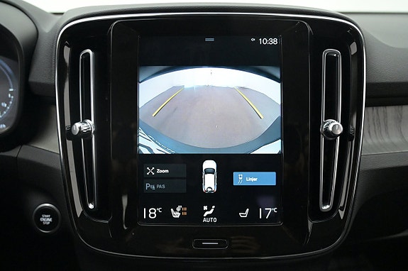 Volvo XC40 13 of 27