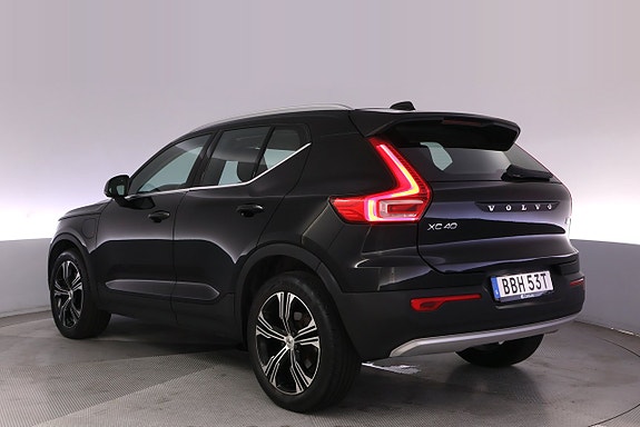 Volvo XC40 4 of 27