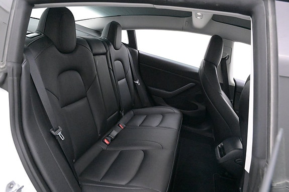Tesla Model 3 22 of 27