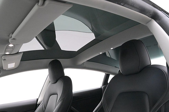Tesla Model 3 21 of 27