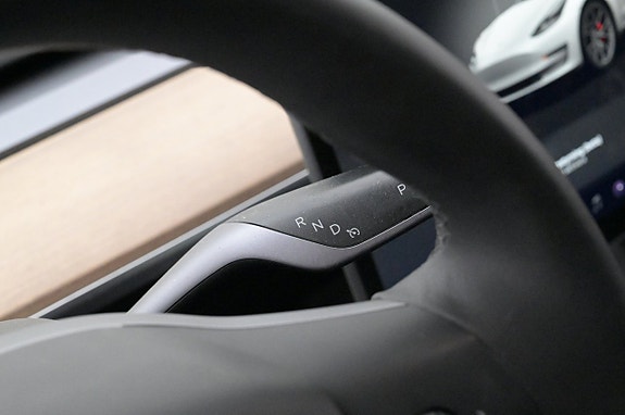 Tesla Model 3 8 of 27