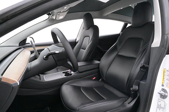 Tesla Model 3 9 of 27