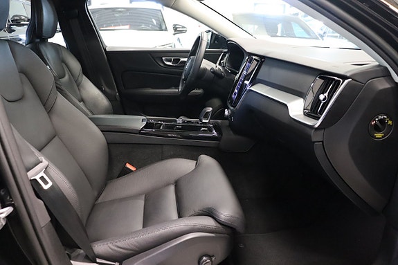 Volvo V60 12 of 30