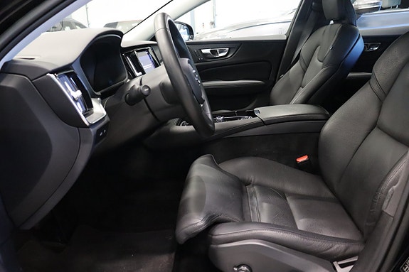 Volvo V60 11 of 30