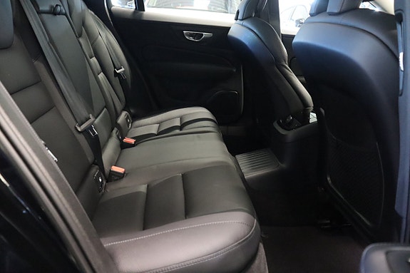 Volvo V60 14 of 30
