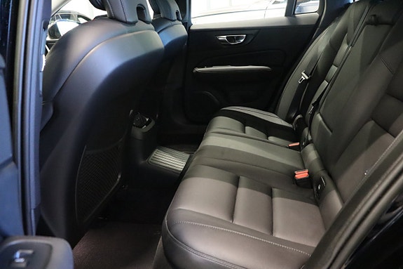 Volvo V60 13 of 30