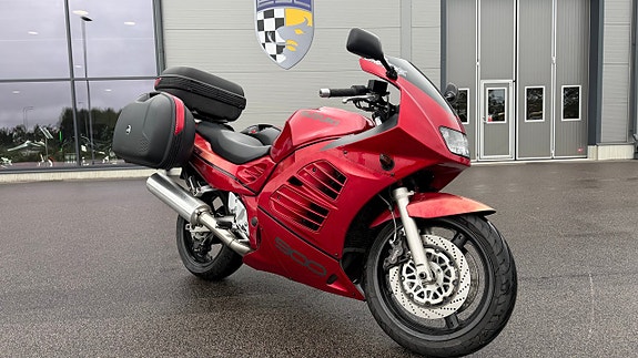 Suzuki RF900R - 21.900:- 2 of 5