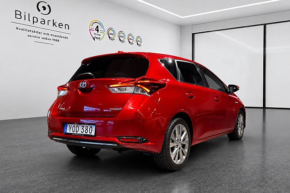Toyota Auris 2 of 22