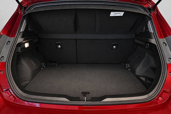 Toyota Auris 7 of 22