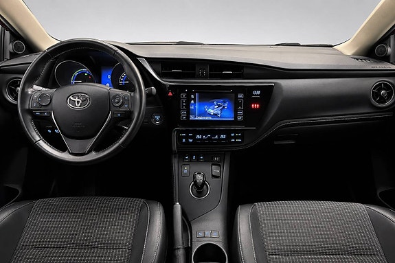 Toyota Auris 12 of 22