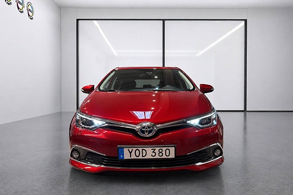 Toyota Auris 5 of 22