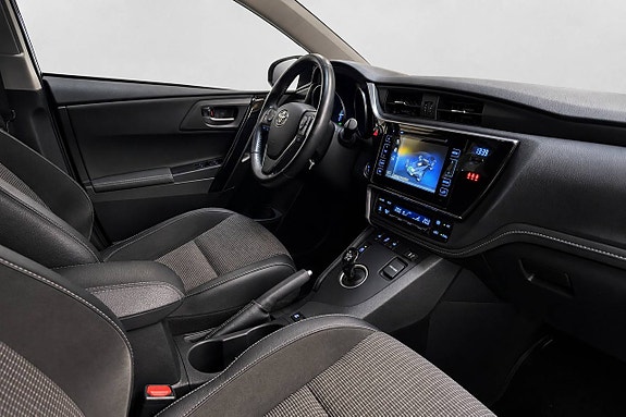 Toyota Auris 11 of 22