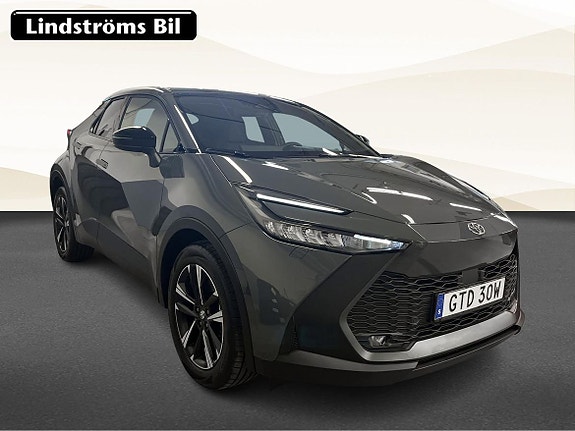 Toyota C-HR 3 of 22
