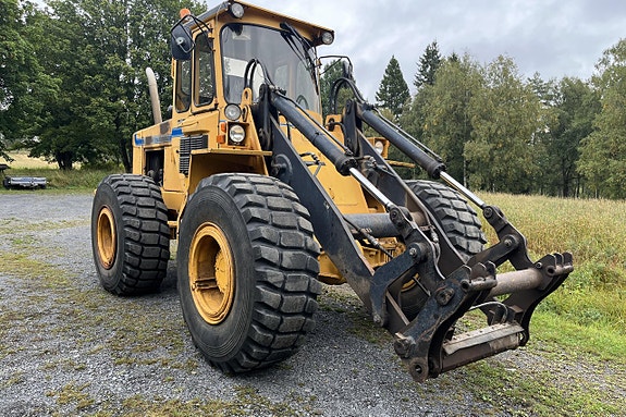 Volvo BM 4300 B 2 of 27