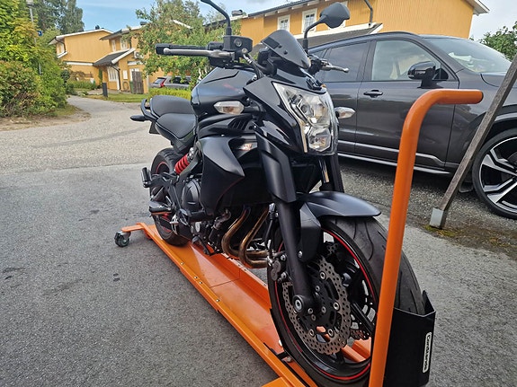 Kawasaki ER-6n med ABS 3 of 3