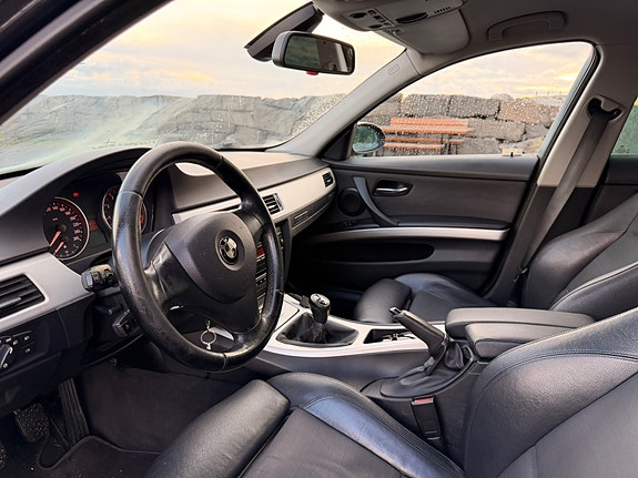 BMW 325i 11 of 17