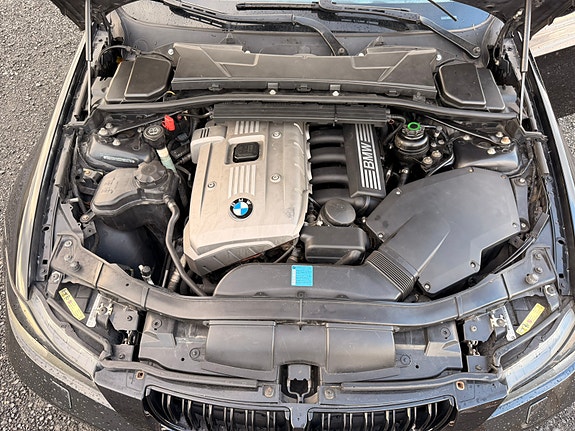 BMW 325i 14 of 17