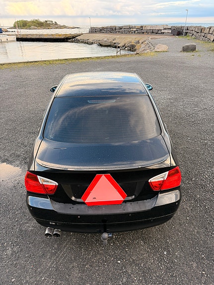 BMW 325i 9 of 17