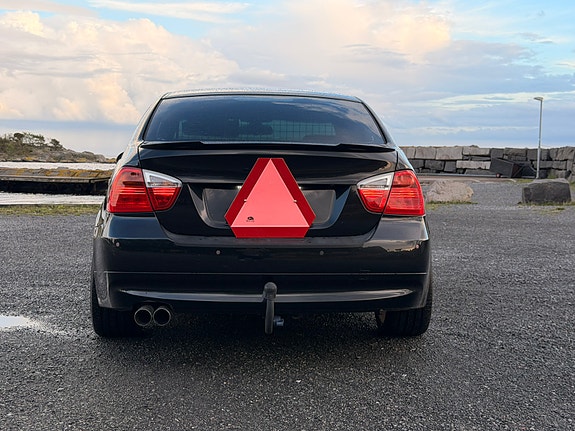 BMW 325i 7 of 17