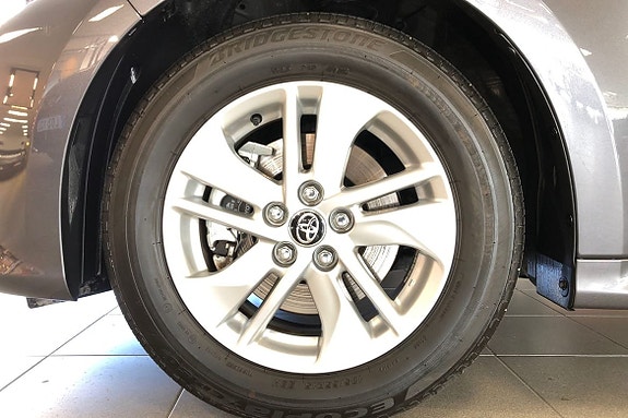 Toyota Yaris 17 of 21