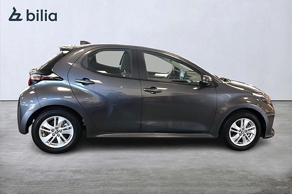 Toyota Yaris 18 of 21