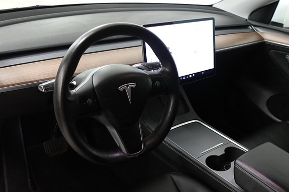 Tesla Model Y 6 of 20