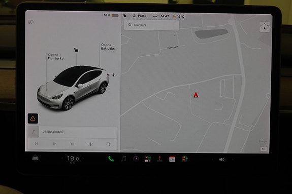 Tesla Model Y 10 of 20
