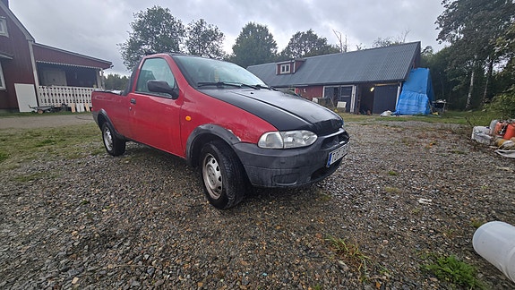 Fiat Strada 3 of 5