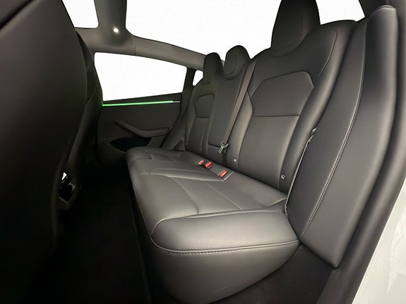 Tesla Model 3 27 of 30