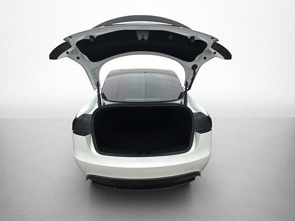 Tesla Model 3 9 of 30