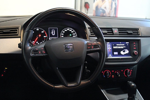 Seat Arona 11 of 19