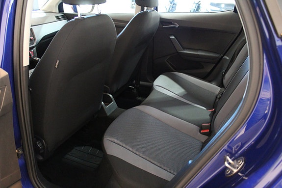 Seat Arona 10 of 19