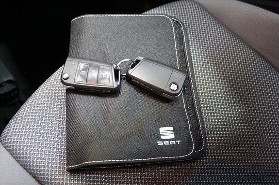 Seat Arona 18 of 19