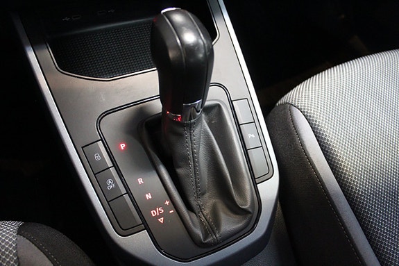 Seat Arona 17 of 19
