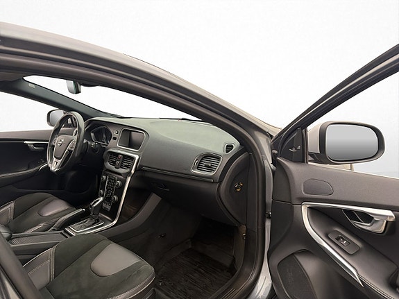 Volvo V40 26 of 30