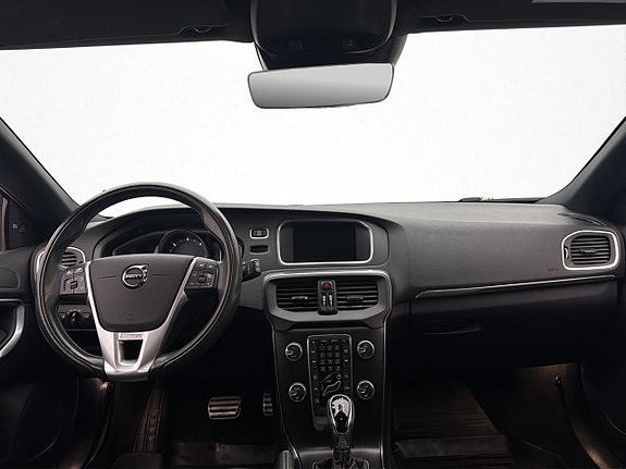 Volvo V40 11 of 30