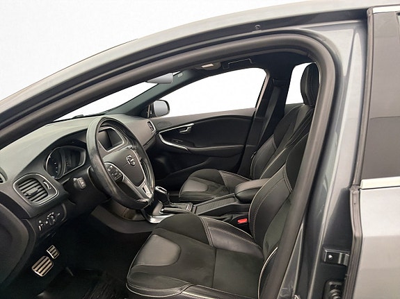 Volvo V40 10 of 30
